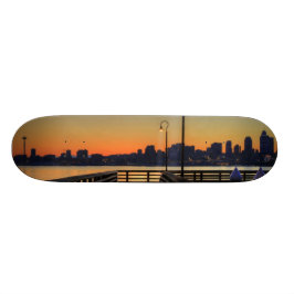 Im Stadtzentrum gelegene Skyline Seattles Skateboard