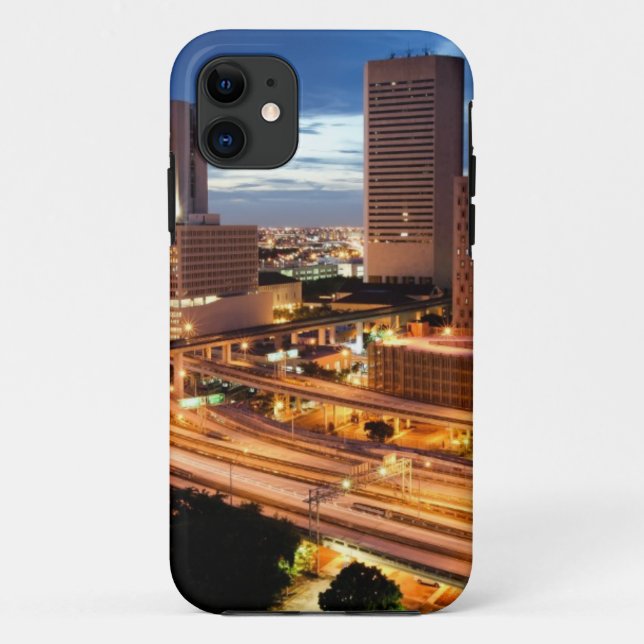 Im Stadtzentrum gelegene Stadt-Ansicht Case-Mate iPhone Hülle (Rückseite)