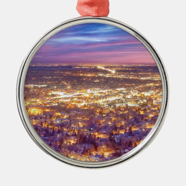 Im Stadtzentrum gelegene Stadt Boulders Colorado Silbernes Ornament (Vorne)