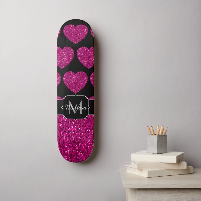 Imitate des heißen rosa Herzens Monogramm Skateboard (Wandkunst)