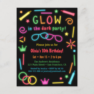 Imitate glühen bei den dunklen Einladungen zur Geb