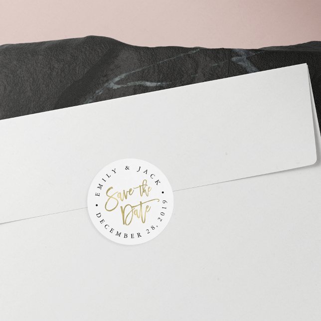 Imitate Gold Brush Letters Save the Date Runder Aufkleber (Von Creator hochgeladen)