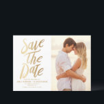 Imitate Gold Foil Typorgrafie und Polka Dots Foto Save The Date<br><div class="desc">Mit diesem modernen und stilvollen Ankündigung Datum freihalten verkünden Sie Ihre Hochzeit mit Ihrer Familie und Ihren Freunden. Die individuell anpassbare Ankündigung Datum freihalten zeigt Imitate mit Goldfolie fett formatierte Typografie und festliche Punktmuster. Personalisieren Sie die Kartenrückseite,  indem Sie Ihr Foto oder andere Muster hinzufügen.</div>