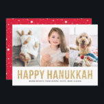 Imitate Gold Glitzer Foto Collage Happy Hanukkah Feiertagskarte<br><div class="desc">Freuen Sie sich auf einen erholsamen Urlaub mit einer kleinen,  stilvollen Multi-Foto-Urlaubskarte. Diese Hanukkah-Karte zeigt Imitate Gold Glitzer moderne Typografie mit drei Foto Collage. Andere Farben sind verfügbar. Bitte beachten Sie,  dass das Endprodukt keinen echten Glitzer enthält.</div>