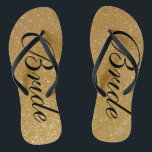 Imitate Gold Glitzer Hochzeitskippen Flops für Bra Flip Flops<br><div class="desc">Imitate Gold Glitzer Hochzeit Flip Flops für Braut und Bräutigam. Benutzerdefinierte Farbe für ihn und sie. Goldene funkelnd Textur mit glitzernden Glittern und glitzernden Glimmern. Glamouröse Sandalen für Damen und Herren. Niedliches Gastgeschenk zum Thema Hochzeit, Hochzeit, Brautparty, Verlobung, Geburtstag, Grillen, Bachelorette, Mädchenwochenende usw. Klassische Bräunungsflipflops mit stilvoller Typografie. Machen Sie...</div>