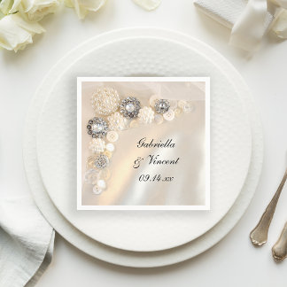 Imitate Hochzeitsknöpfe mit weißer Perle und Diama Serviette