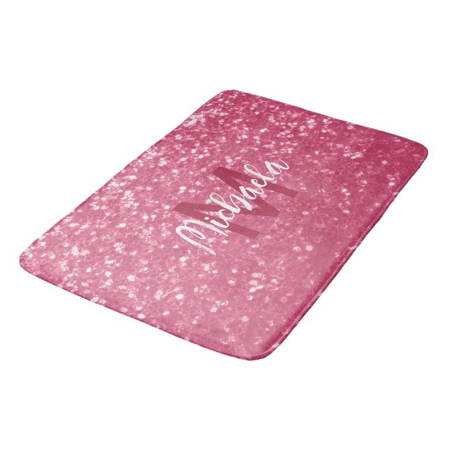 Imitate mit hellrosa Rose Glitzer Monogram Badematte (Schrägansicht)