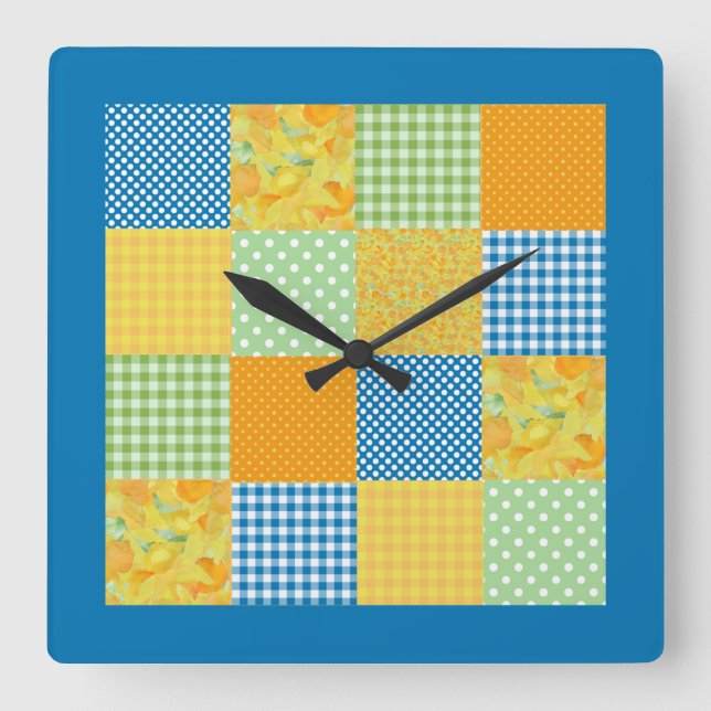 Imitate-Patchwork, Affodils, Polkas, Karos auf Blu Quadratische Wanduhr (Vorderseite)
