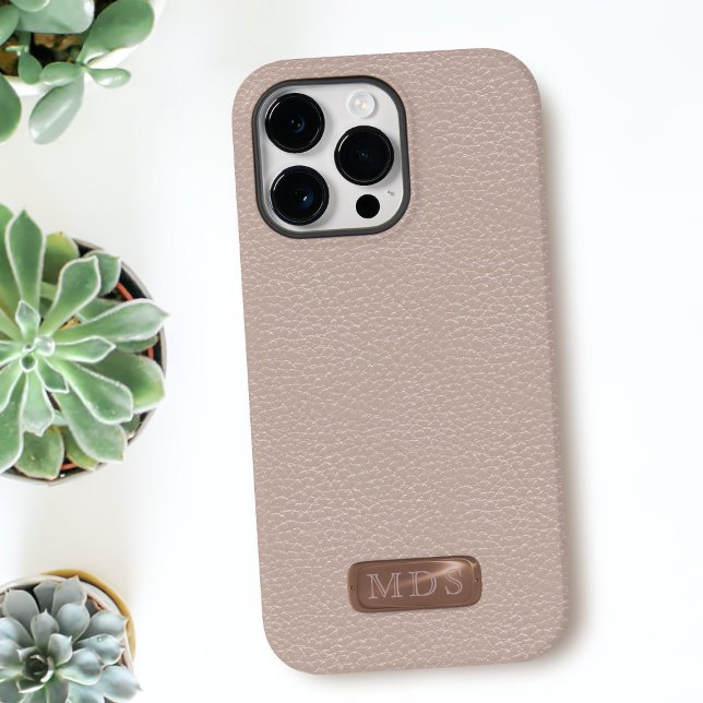 Imitate Rose Gold 3D Monogramm Rosa Case-Mate iPhone Hülle (A pretty blush pink faux leather look phone case with a faux rose gold plate for your initials)