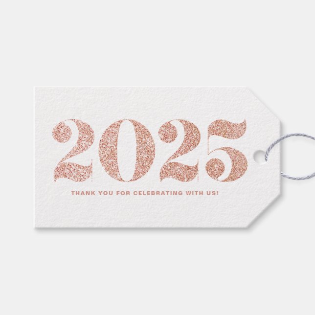 Imitate Rose Gold Glitzer 2024 Typografie Neujahr Geschenkanhänger (Vorderseite (Horizontal))