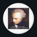 Immanuel Kant Science VS Wissensziffer Geschenke Magnet<br><div class="desc">Sie sehen ein Geschenk, eine Tee, eine Karte, eine Tasse oder eine andere Sammlung von Rick London Designs für RickLondonWisdomShop.com. Dieser Artikel zeigt eine Grafik von Immaneul Kant und einer seiner bekanntesten Zitate, "Wissenschaft ist organisiertes Wissen. Weisheit ist organisiertes Leben". Wir glauben, dass Sie Ihre Bestellung genießen, sodass wir garantieren,...</div>