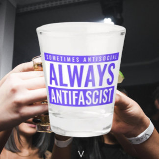 Immer antifaschistisches Showglas - Blau fett Schnapsglas