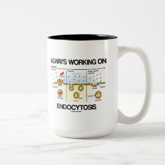 Immer, arbeitend an Endocytosis (zelluläres Essen) Zweifarbige Tasse
