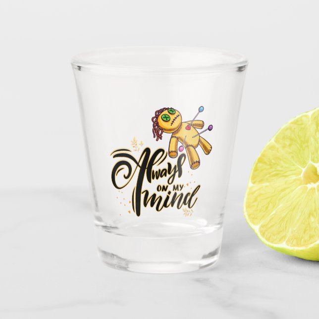 Immer auf meinem Kopf Funny Halloween Voodoo Doll Schnapsglas (Vorderseite)