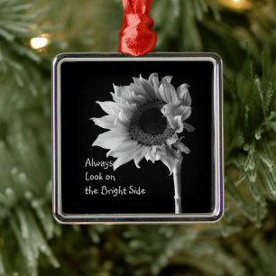 "Immer die helle Seite sehen" Florales Porträt Ornament Aus Metall