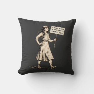 Immer noch Protestierend: Diese Vintage-Feministis Kissen