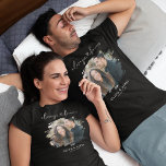 Immer und für immer Couple Foto T-Shirt<br><div class="desc">Eleganter T - Shirt mit dem Sprichwort "immer für immer",  das ein Herzzentrum,  ein Foto des glücklichen Ehepaares,  ihre Namen und ein bedeutendes Datum beinhaltet.</div>