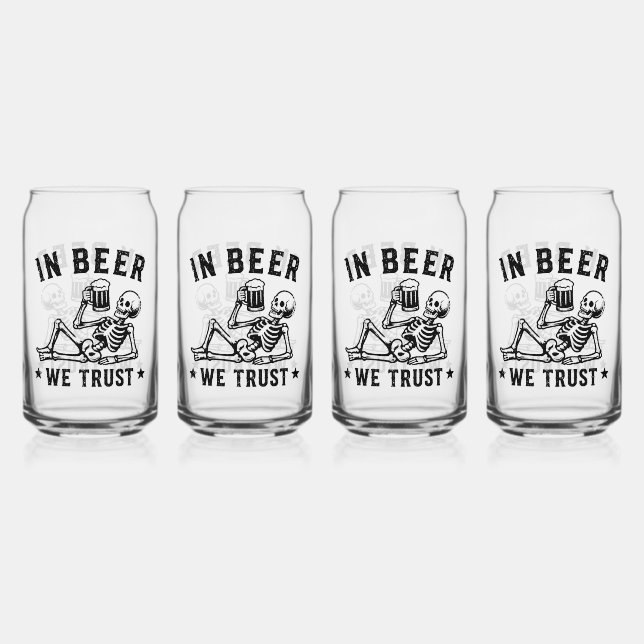 In Bier we trust chiling skeleton Beer Pong Dosenglas (Vorderseite)