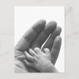 In Daddys Hand Postkarte