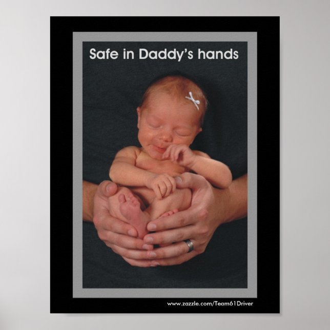 In Daddys Händen sicher Poster (Vorne)