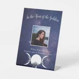 In den Armen der Göttin Heide Sockelschild