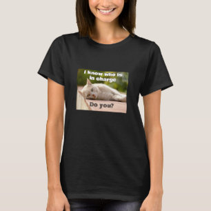 In den (dunklen) T - Shirt