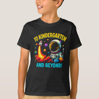 In den Kindergarten und über die Astronautenrakete T-Shirt