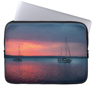 In den Sonnenuntergang Cienfuego, Kuba segeln Laptopschutzhülle