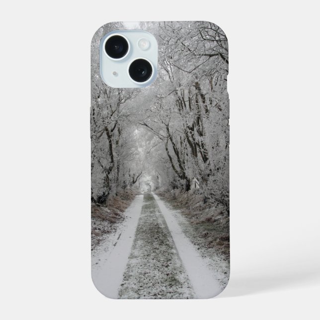 In den Winter iPhone 15 Hülle (Rückseite)