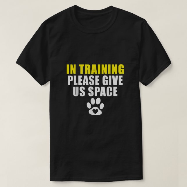 In der Ausbildung geben Sie uns bitte den "Space H T-Shirt (Design vorne)