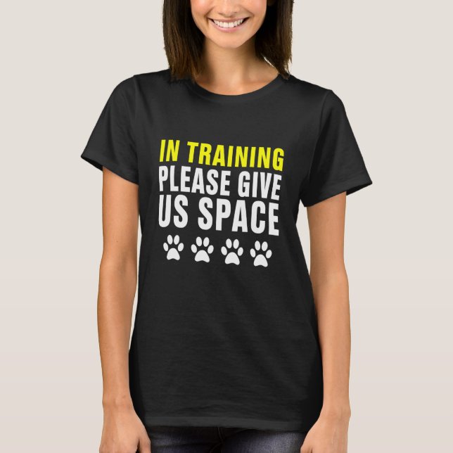 In der Ausbildung geben Sie uns bitte den "Space H T-Shirt (Vorderseite)