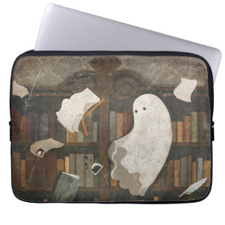 In der Bibliothek ist ein Poltergeist Laptopschutzhülle