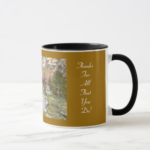 In der Linie der Aufgaben-Kaffee-Tasse Tasse