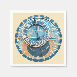 In der Nähe befindet sich die Astronomische Uhr vo Serviette