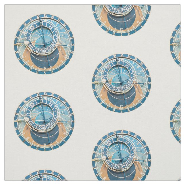 In der Nähe befindet sich die Astronomische Uhr vo Stoff (Muster)