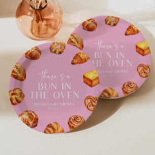 In der Ovenbrotdusche ist ein Bun. Pappteller