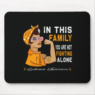 In dieser Familie kämpft niemand allein gegen Leuk Mousepad