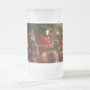 In eine Mattierte Tasse von Weihnachtsbaum