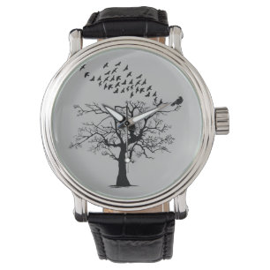 In einem Baumschwarz gekrönt raven watch Armbanduhr