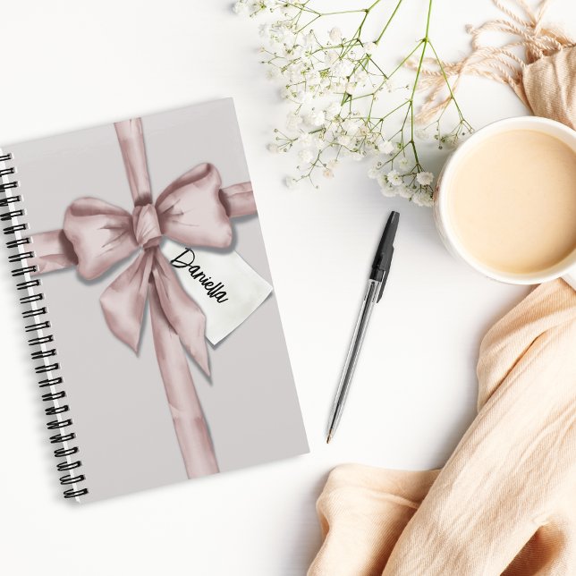 In einem rosa Bugheft verpackt Notizbuch (Von Creator hochgeladen)