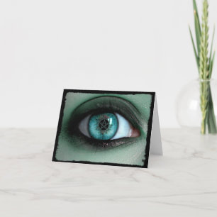 In einer Augennotizkarte Karte