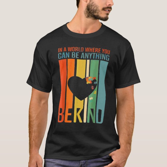 In einer Welt, in der man alles sein kann, sei net T-Shirt (Vorderseite)