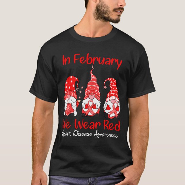 In February We Wear Red Three Gnomes Heart Disease T-Shirt (Vorderseite)