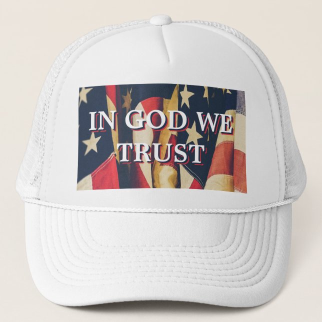 In God We Trust USA Flag White Truckerkappe (Vorderseite)