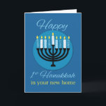 In Ihrer neuen Zuhause First Hanukkah Menorah auf Karte<br><div class="desc">Eine Erste Hanukkah in Ihrer neuen Zuhause ist eine besondere Feier. Diese Karte wird dieses Geschenk ehren. Blaue Hintergründe unterstreichen die Botschaft. Das Zentrum ist von einer in Blau- und Weißtönen gehaltenen Menorah umgeben.</div>