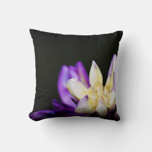In Liebe mit Lupine Black Edge Kissen
