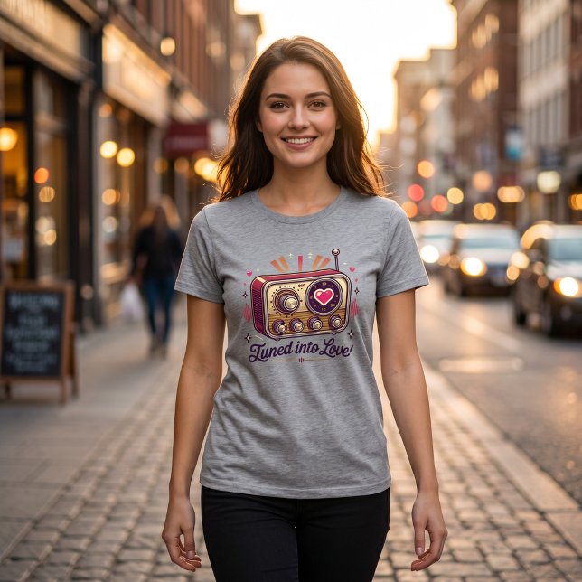 In Liebe-Retro-Funkdesign optimiert Tri-Blend Shirt (Von Creator hochgeladen)