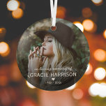 In Love Memory | Christmas Keepake Foto Ornament Aus Glas<br><div class="desc">Erinnerungswürdigung Verzierung mit einem Foto Ihres Lieben,  das Sprichwort "IN LIEBING MEMORY OF",  ihren Namen und Daten.</div>