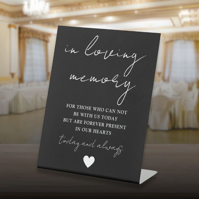 In Love Memory Elegantes Script schwarz und weiß Sockelschild (In Loving Memory Elegant Script Black And White Pedestal Sign)