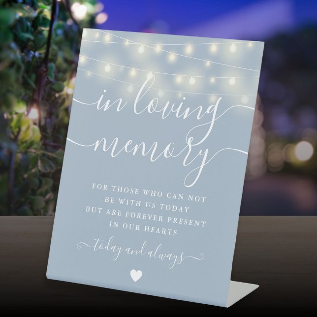 In Love Memory Memorial Dusty Blue String Lights Sockelschild (In Loving Memory Memorial Dusty Blue String Lights Pedestal Sign)